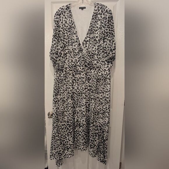 Lane Bryant White Black Diamond Leopard Print Maxi Dress Brushstroke Wrap Sz 24 - Picture 3 of 10